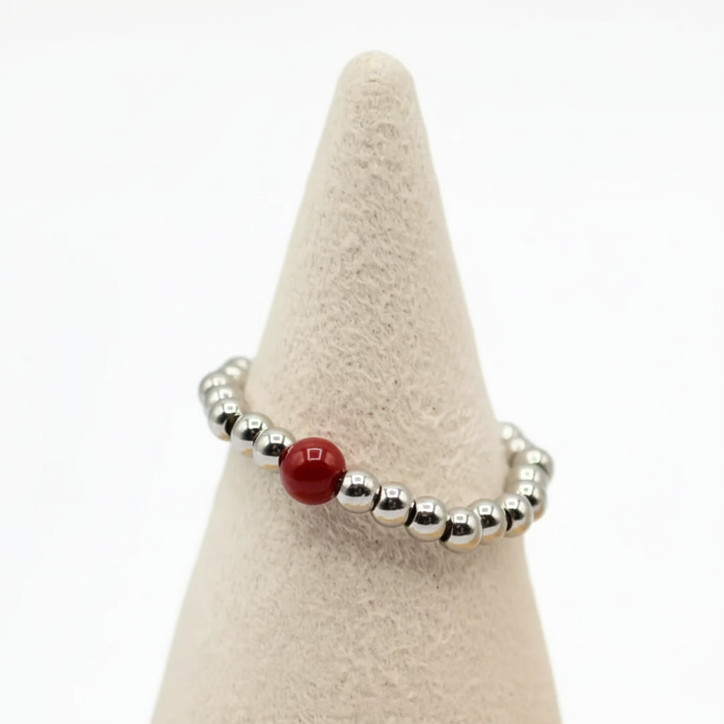 Elastischer Ring mit rotem Achat – Leidenschaft und Eleganz