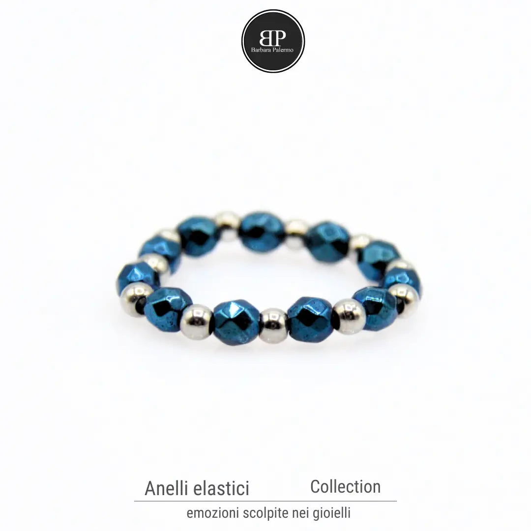 Elastischer Ring mit facettiertem, poliertem blauem Hämatit