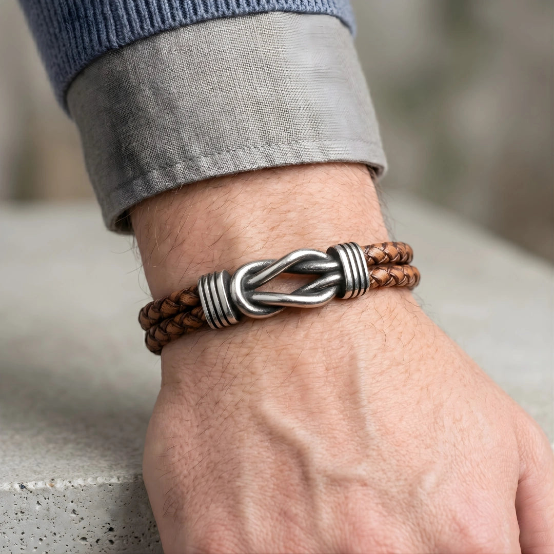 Bracciale Simbolo Infinito in Pelle Marrone
