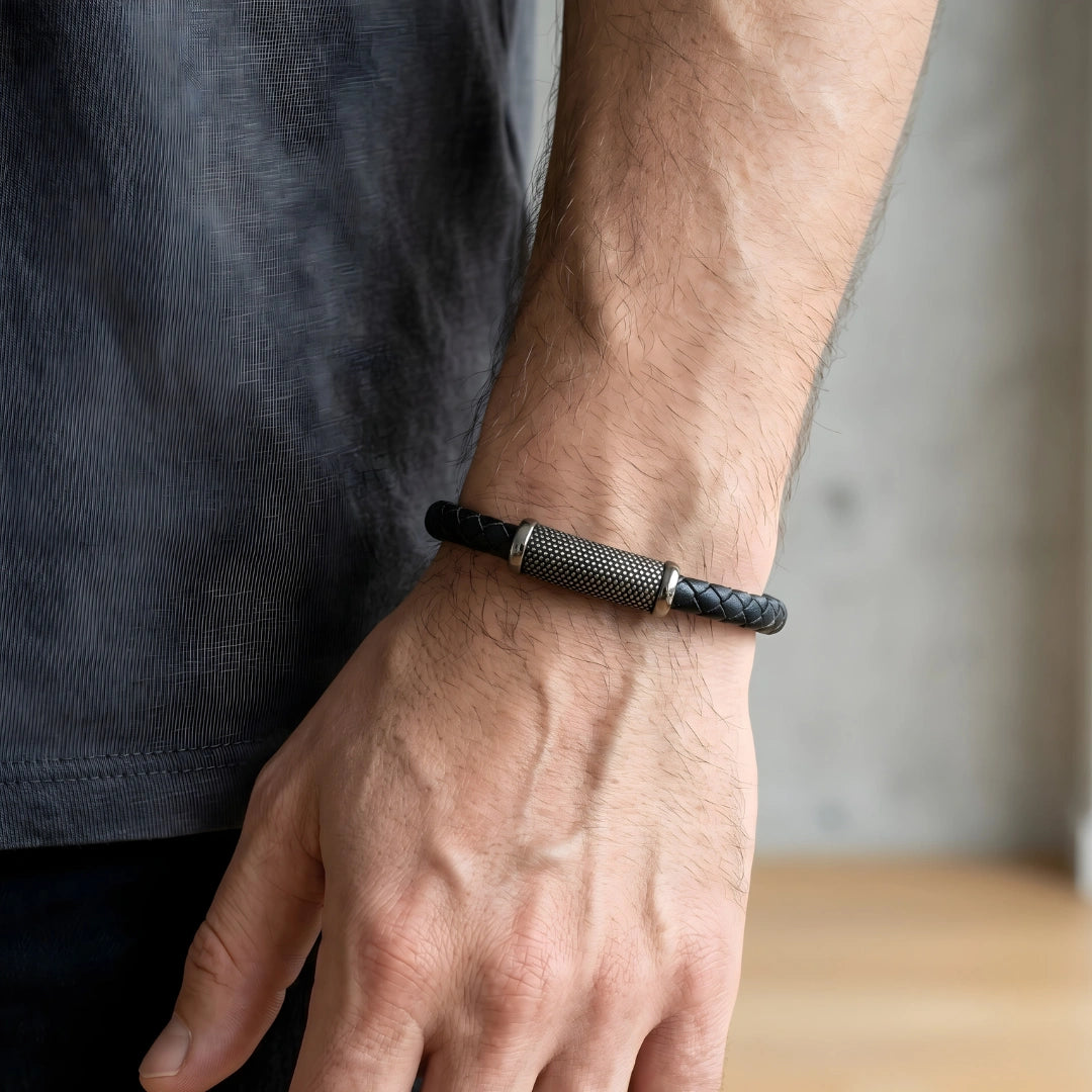 Bracciale Pelle Nera  Inserto puntinato