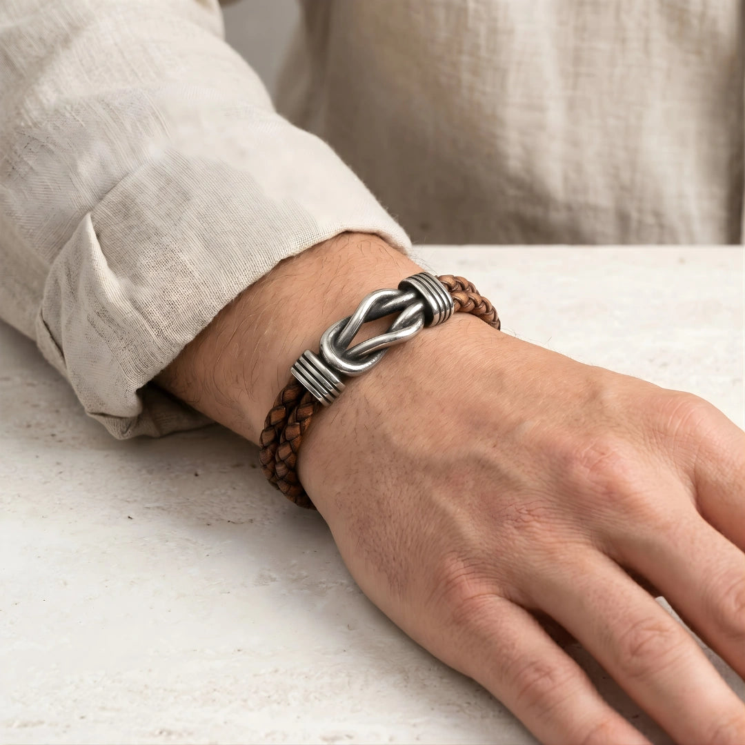Bracciale Simbolo Infinito in Pelle Marrone