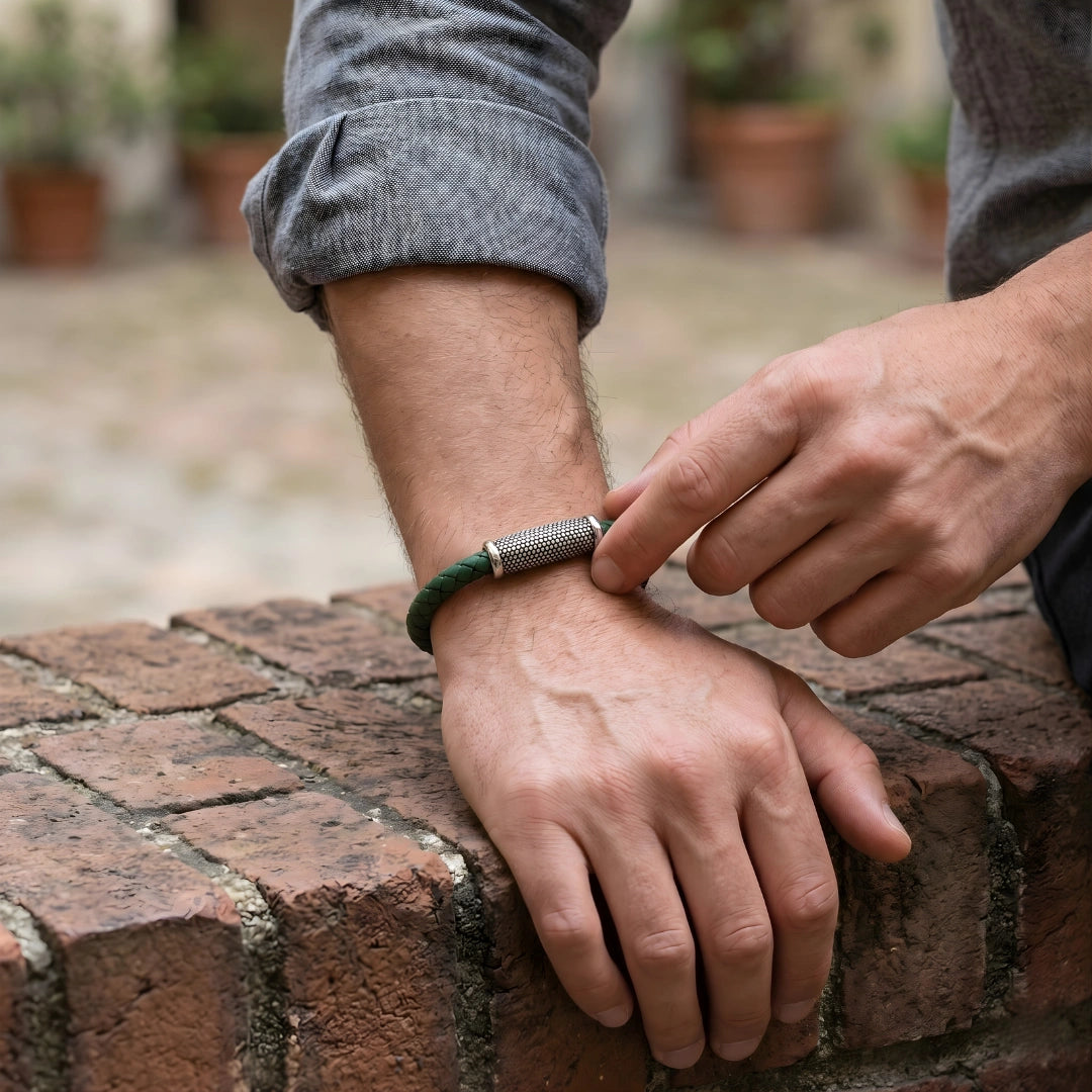 Bracciale Pelle Verde chiusura puntinata acciaio calamitata