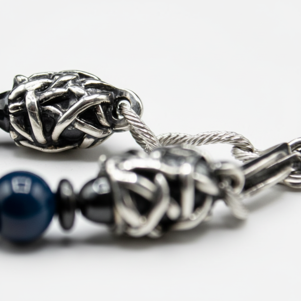 ABISS-Armband – Hämatitblaues Tigerauge und silberne Anschlüsse