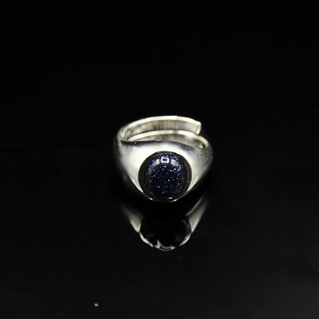 Anello Chevalier con Pietra del Sole Blu - Tocco di Magia e Raffinatezza